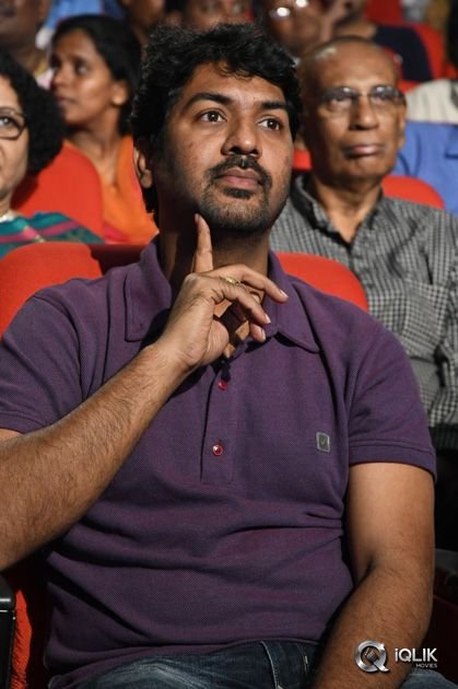 Aatadukundam-Raa-Movie-Audio-Function